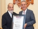 Entrega Pepe Chedraui reconocimiento de Visitante Distinguido a Carlos Slim