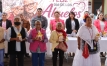 Omar Muñoz y Tere Alfaro celebran a los abuelitos de San Lorenzo Almecatla