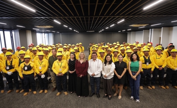 Reconocen en el Congreso del Estado a combatientes de incendios forestales