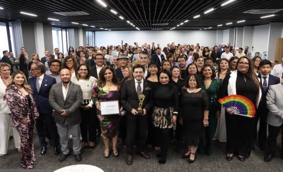 Reconocen en el Congreso del Estado trayectoria de Juan José Origel e inauguran su exposición de arte