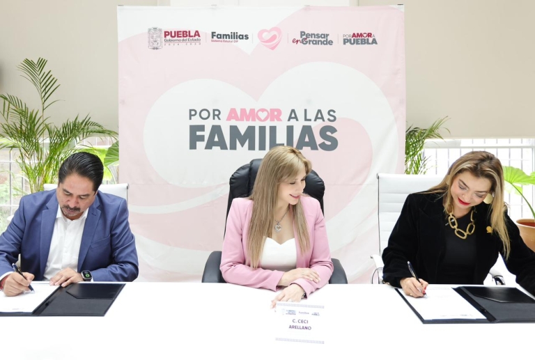 SEDIF y consejo coordinador de mujeres empresarias fortalecen desarrollo integral de las poblanas