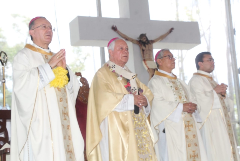 Celebra Víctor Sánchez Espinosa cinco décadas de servicio a la Iglesia poblana