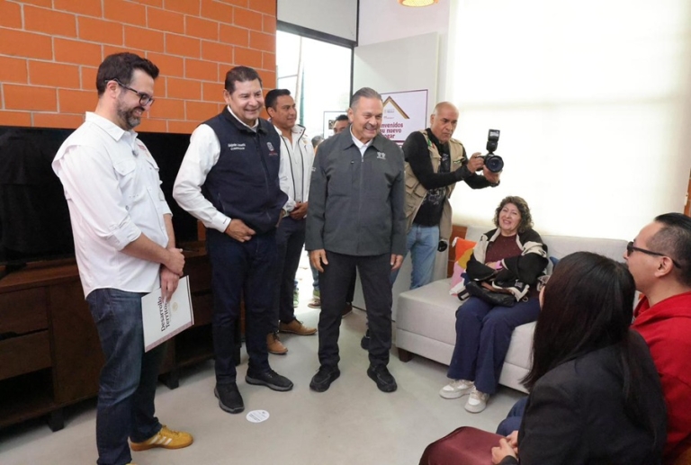 Gobierno federal y estatal transforman la vida de las familias con Viviendas para el Bienestar 