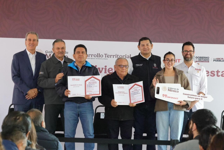 Con Viviendas para el Bienestar, gobiernos federal y estatal transforman vidas de poblanos vulnerables