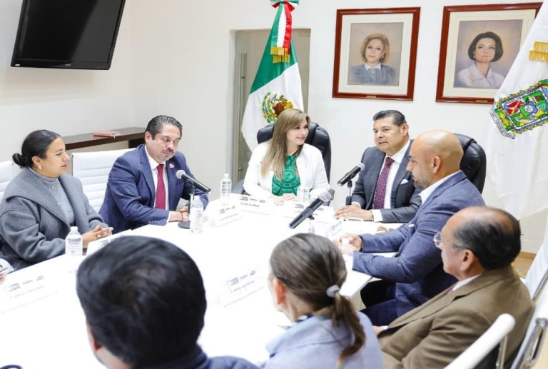Carlos Ochoa Rodríguez asume la dirección del SEDIF