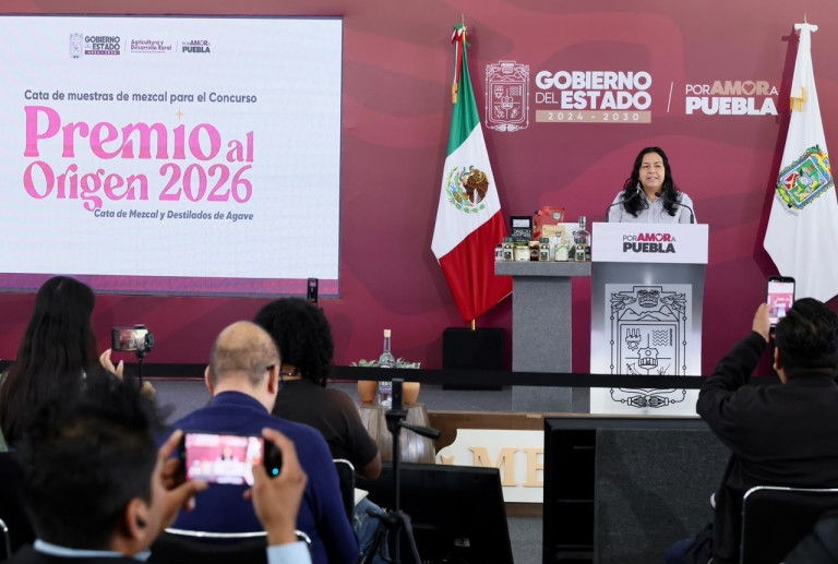 Gobierno de Puebla reconoce la excelencia del mezcal con “Premio al Origen 2026”