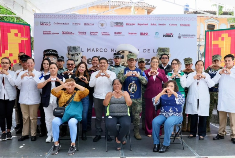 Feria de Paz acerca salud gratuita a familias de la Sierra Norte