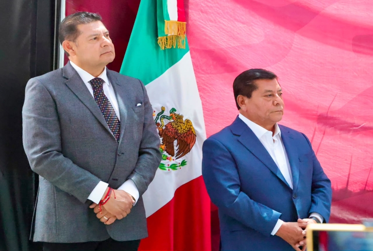 Gobierno Estatal encabeza transformación histórica de caminos y vialidades con maquinaria propia