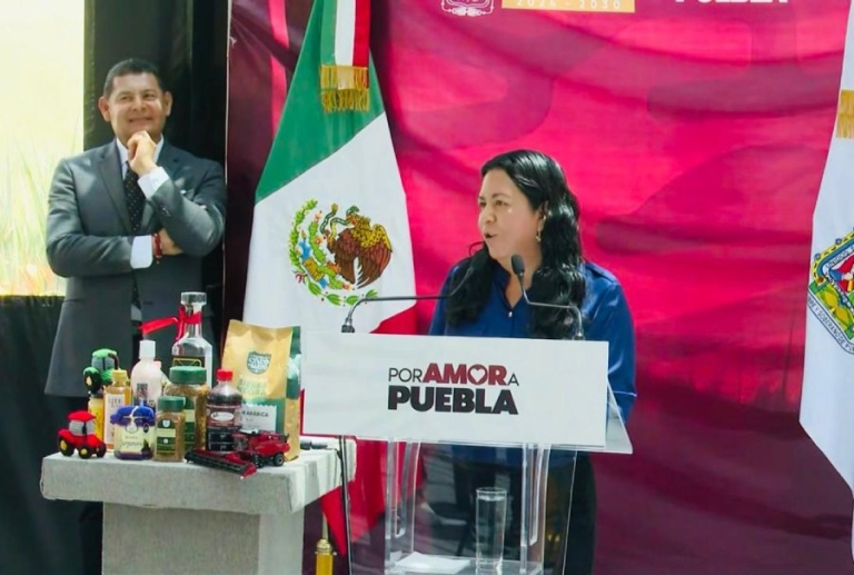 Gobierno Estatal transforma campo poblano con maquinaria, valor agregado y riqueza comunitaria