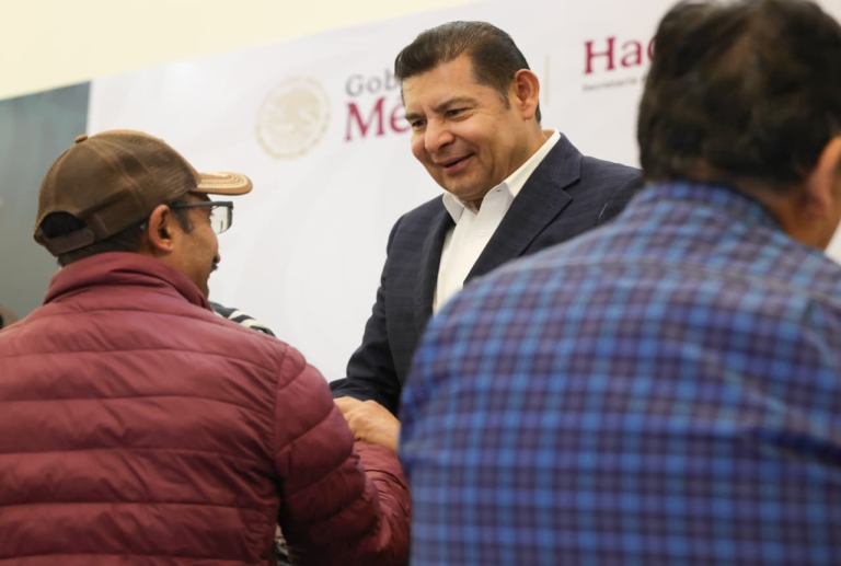 Volver a Crecer devuelve tranquilidad y patrimonio a familias productoras de Puebla