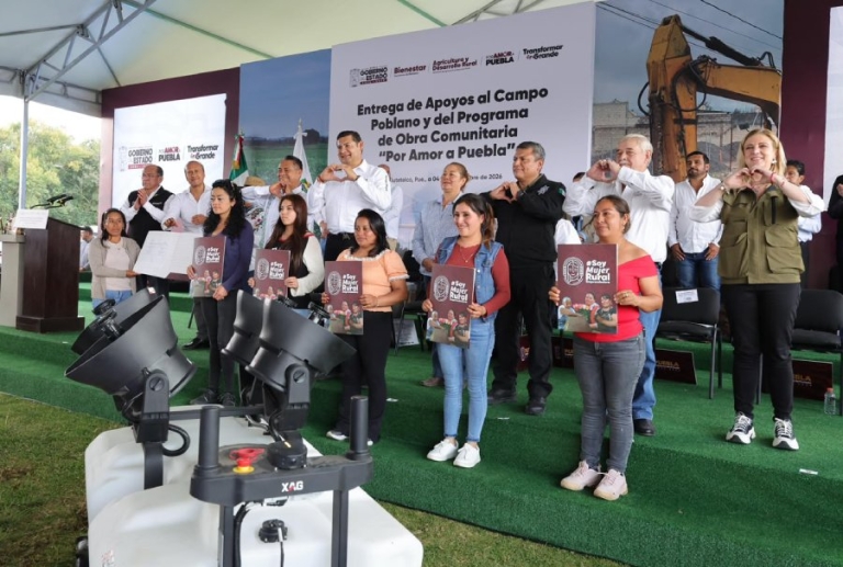 Gobierno estatal acerca obra comunitaria y apoyos al campo para transformar comunidades poblanas