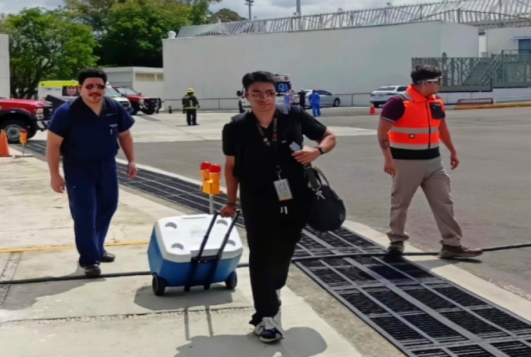 Con ambulancia aérea, gobierno estatal lleva hígado a CDMX para su trasplante