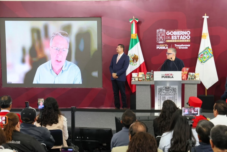 Ofrece gobierno estatal 100 mil becas para formar talento en tecnologías del futuro