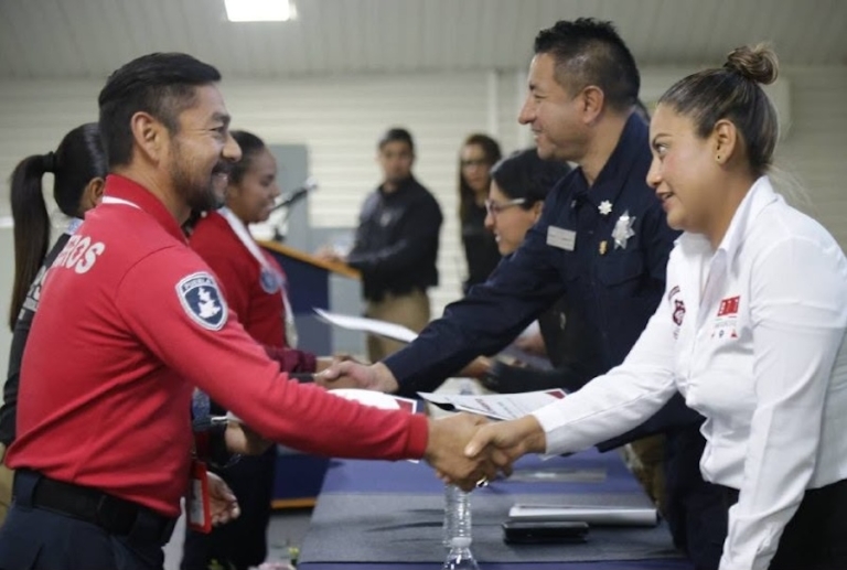 Gobierno Estatal reconoce a policías y bomberos tras destacar en competencia latinoamericana