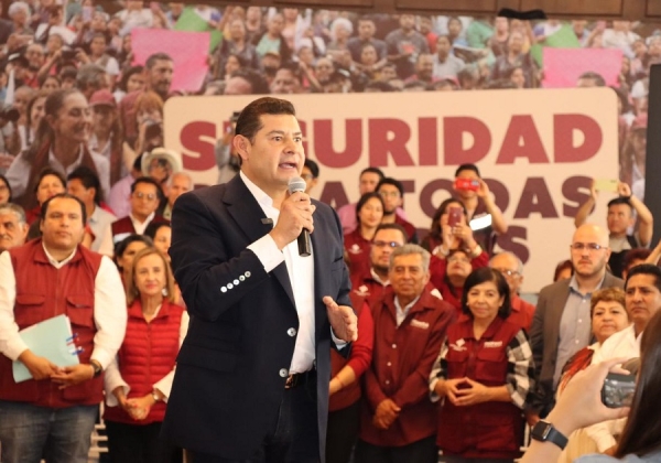 Con el respaldo de liderazgos de Morena, sociedad civil y mujeres Armenta inicia foros