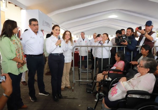 Amplía SEDIF beneficios a personas vulnerables de Xicotepec