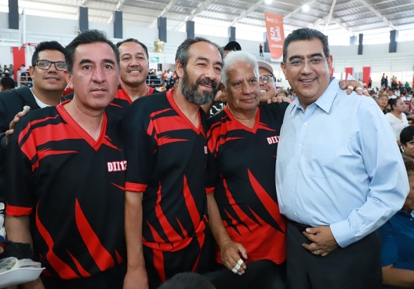 Palabra empeñada por AMLO con magisterio, respaldada en Puebla, garantiza Sergio Salomón   