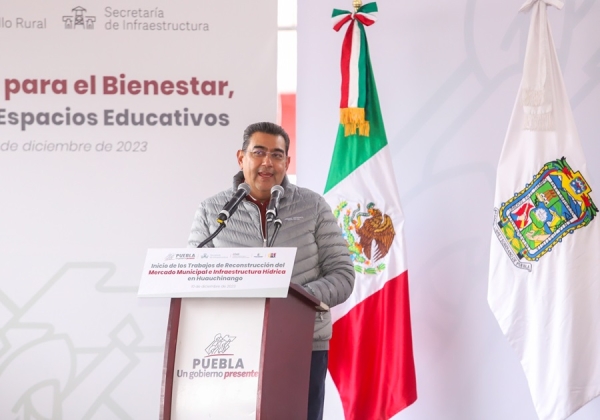Con reconstrucción de mercado municipal, gobierno de Puebla dignifica labor de comerciantes de Huauchinango