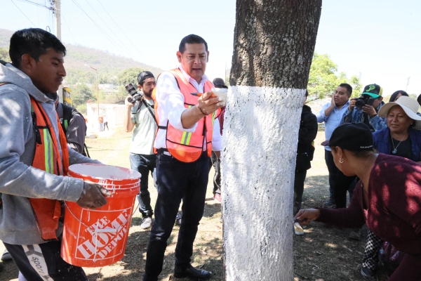 Gobernador de Puebla reafirma compromiso social con acciones comunitarias