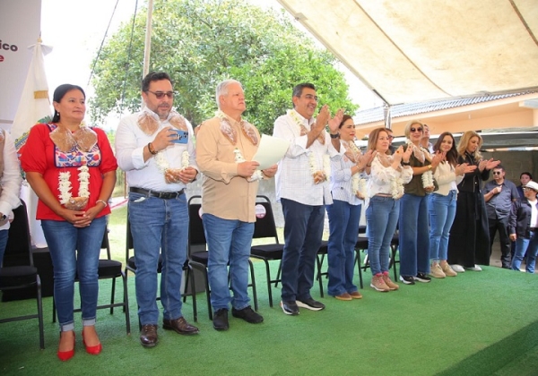 Inaugura Sergio Salomón pavimentación del tramo carretero La Estación-Amila en Teziutlán