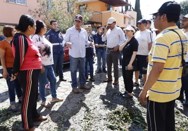 El gobernador recorrió colonias de la capital poblana que resultaron afectadas por la lluvia