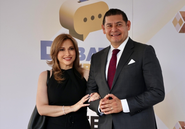 Armenta con propuestas dio nocaut a sus adversarios en el debate