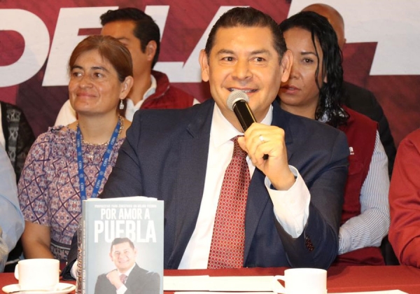 Armenta supera meta de contactos, cerca de 200 mil poblanos se suman al proyecto de la 4T