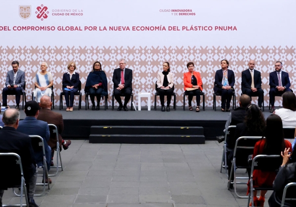 Claudia Sheinbaum firma Compromiso Global por la Nueva Economía del Plástico