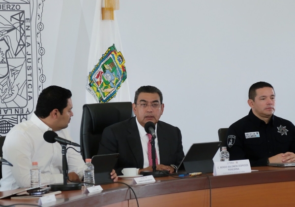 Gobierno estatal, respetuoso de inquietudes por libros de texto; no obstante, respalda estos materiales: Sergio Salomón