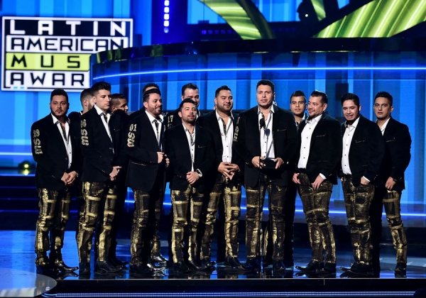 Anuncia AMLO que banda MS ofrecerá concierto en el Zócalo en su último Grito de Independencia