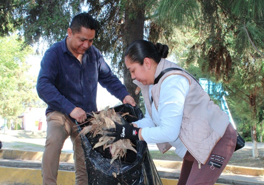 SMDIF de Texmelucan se une a las faenas comunitarias iniciativa del gobernador Alejandro Armenta