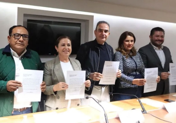 Se van cinco diputados del grupo parlamentario del PRI
