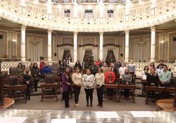 Entregan en el Congreso del Estado reconocimientos a participantes del foro &quot;Unidas Somos Más&quot;
