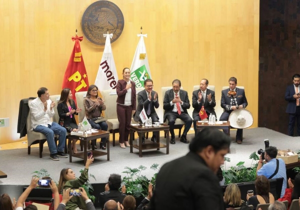 Llama Sheinbaum a legisladores de Morena, PT y el PVEM a sumar esfuerzos en la 4T