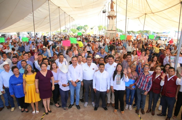 Reafirma Sergio Salomón compromiso con el campo; favorece con sorgo a productores de Acatlán y Huaquechula