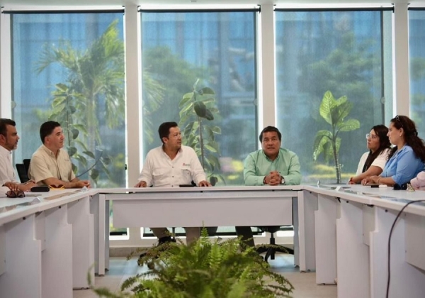 Se reúne Julio Huerta con directivos de refinería Dos Bocas en Tabasco