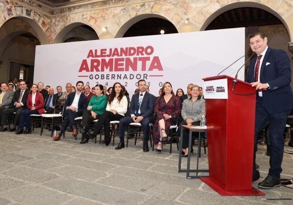 Con servidores públicos comprometidos y con amor a Puebla se gobernará: Armenta