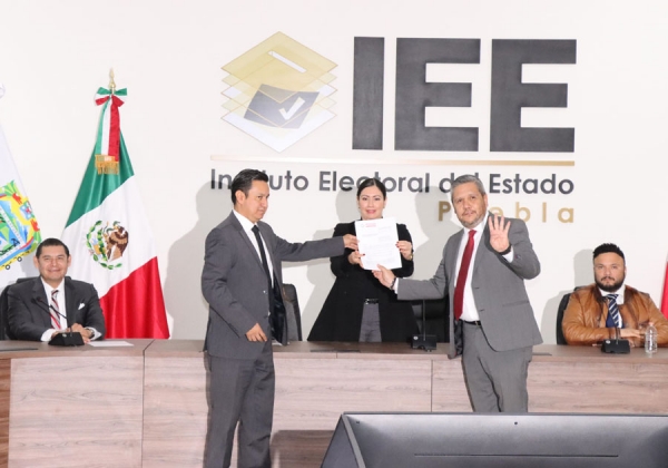 Morena y Alejandro Armenta registran la plataforma política ante el IEE