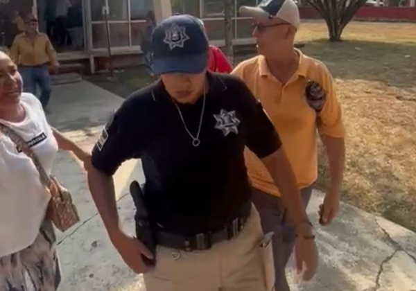 Arremeten prianistas contra morenistas en salón de Venustiano Carranza