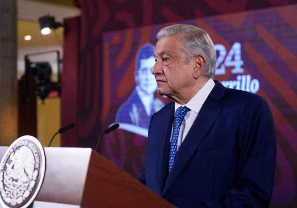 Lamenta AMLO muerte de José Agustín