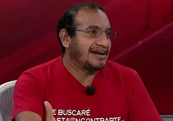 ‘No se calmarán las aguas’ hasta que se detenga a policía que mató a normalista: Vidulfo Rosales