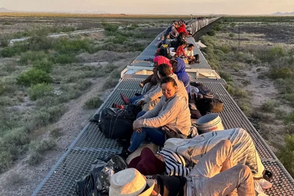 Tribunal Supremo de EU autoriza Ley SB4 de Texas que permite a policías detener y expulsar migrantes