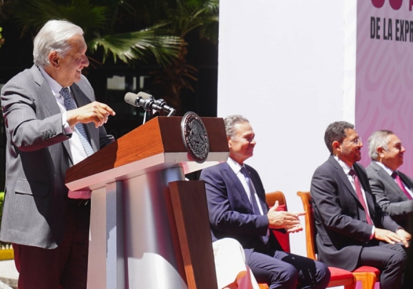 ‘Quien entrega los recursos a extranjeros es traidor a la patria’: AMLO